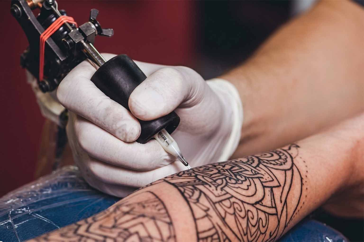 Dövme Haram mı? Peygamberimizin Hadisi ve Diyanet Kararı